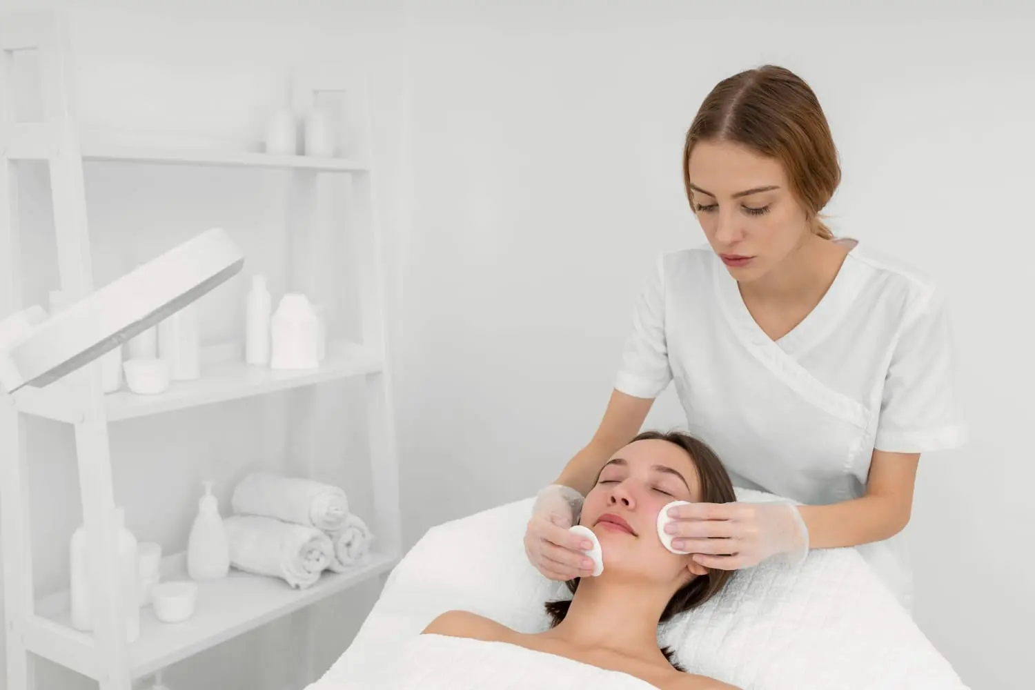 ¿Qué es INDIBA facial y sus beneficios?